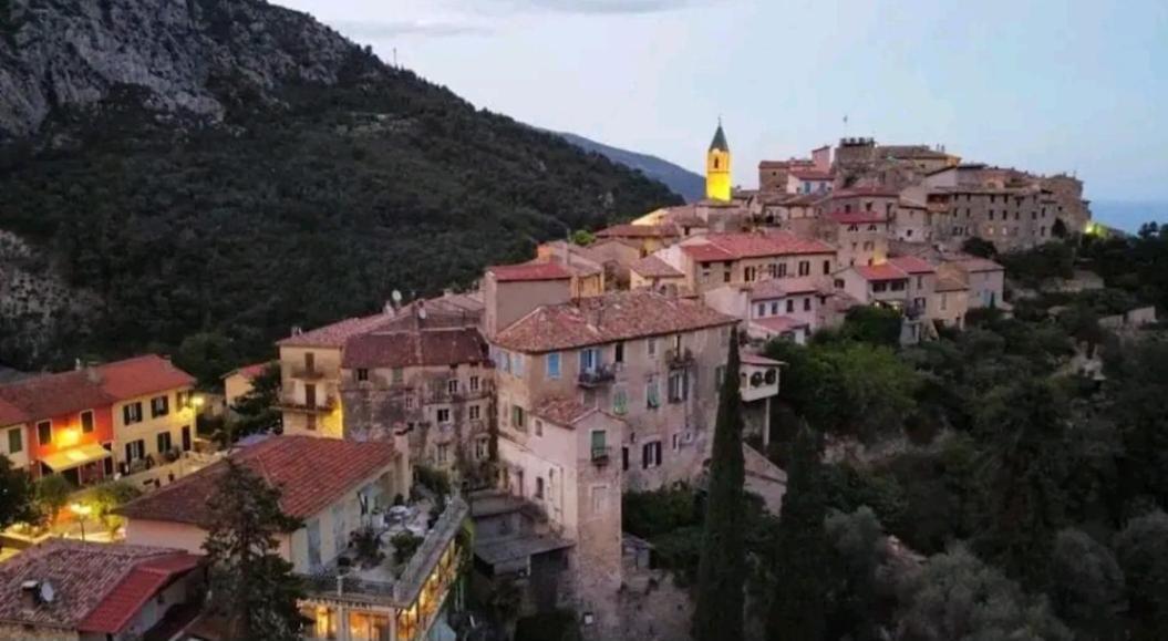 Charmant Appartement De Village Renove Gorbio Extérieur photo