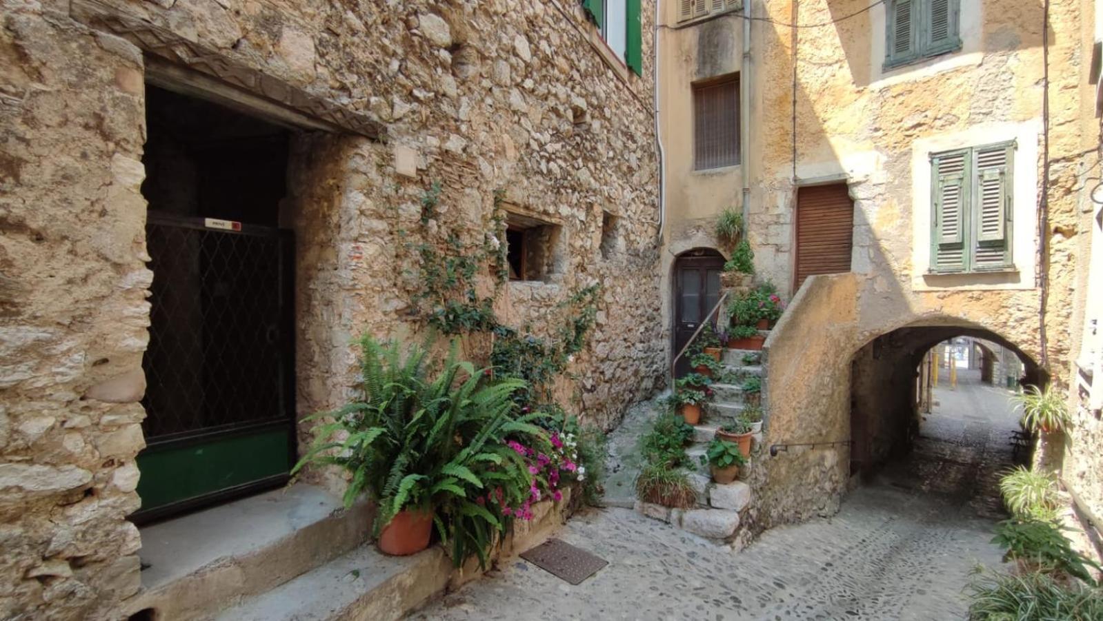 Charmant Appartement De Village Renove Gorbio Extérieur photo